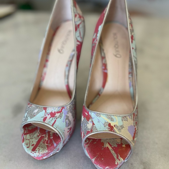 Like New Boutique 9 Multi-Colored Platform Heel 7.5M - Picture 4 of 5